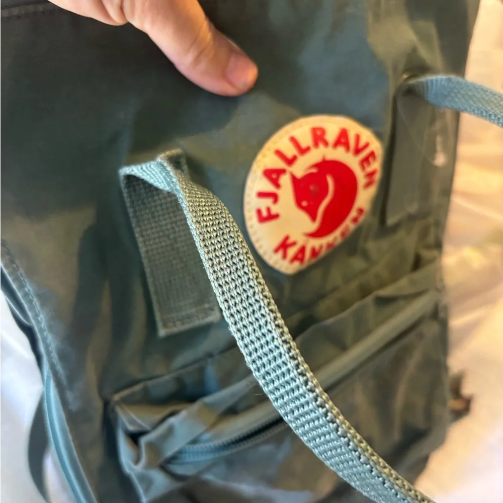Fjallraven‎ Kånken Backpack in Olive Green